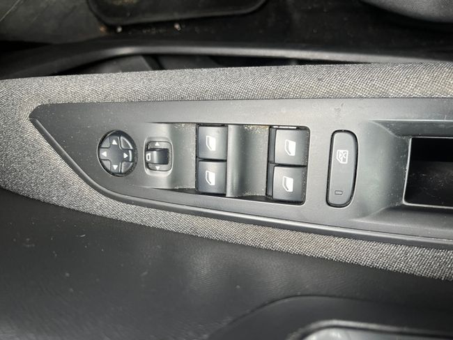 Peugeot 3008 1.5 BlueHDi 96kW (130CV) S&S Active EAT8  - Foto 25