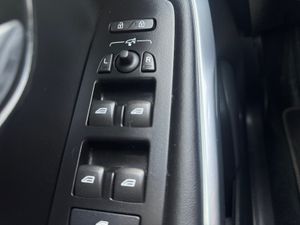 Volvo V40 2.0 D2 R-Design Momentum  - Foto 33