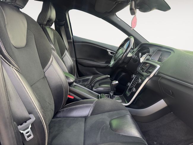 Volvo V40 2.0 D2 R-Design Momentum  - Foto 13