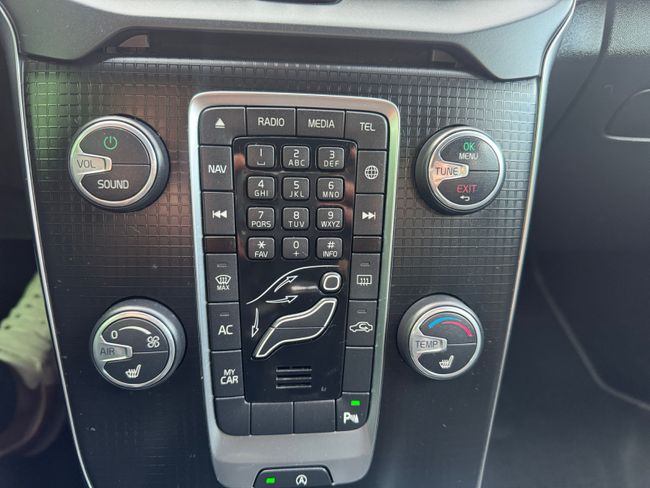 Volvo V40 2.0 D2 R-Design Momentum  - Foto 16