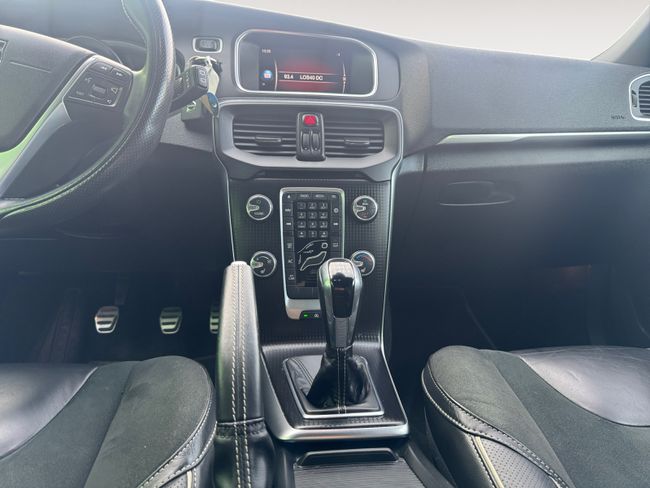 Volvo V40 2.0 D2 R-Design Momentum  - Foto 10