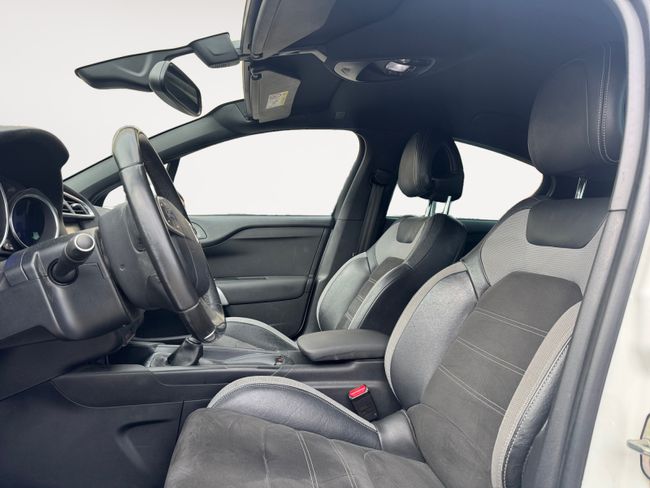 DS DS 4 1.6 BlueHDi 88kW (120CV) Desire  - Foto 9