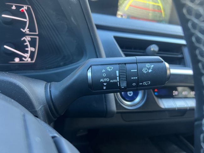 Lexus UX 2.0 250h Business  - Foto 20