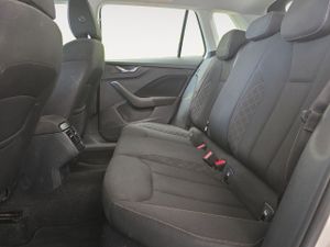 Skoda Kamiq 1.0 TSI 81kW (110CV) DSG Ambition  - Foto 17