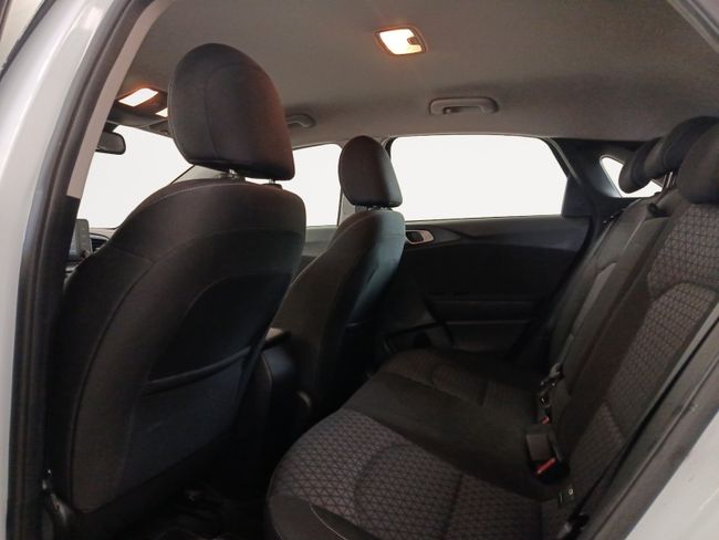 Kia Ceed 1.0 MHEV 88kW (120CV) Drive DCT  - Foto 11