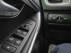 Volvo V40 1.5 T3 R-Design Momentum Auto  - Foto 35