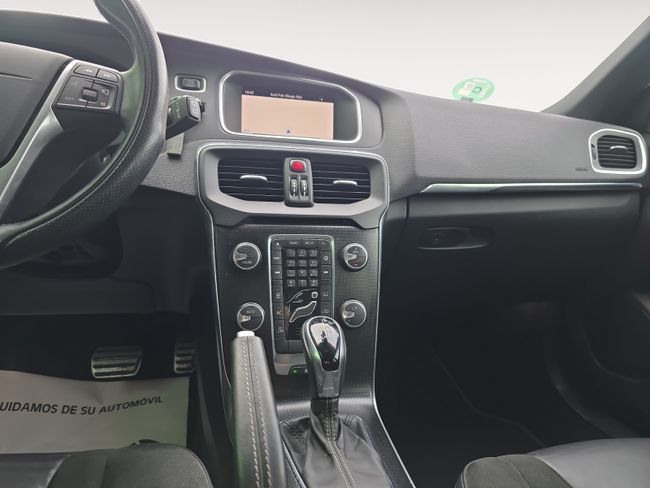 Volvo V40 1.5 T3 R-Design Momentum Auto  - Foto 13