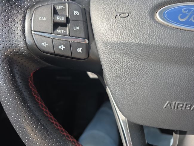 Ford Focus 1.5 Ecoboost 110kW ST-Line  - Foto 22