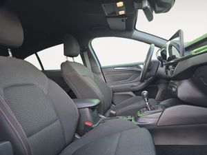 Ford Focus 1.0 Ecoboost MHEV 114kW ST-Line  - Foto 23