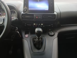 Toyota Proace City 1.5D 96kW Family Active 7 Plz L2  - Foto 17