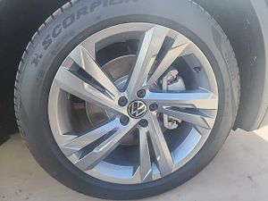 Volkswagen Tiguan R-LINE AUTOM 1.5 150CV  - Foto 9