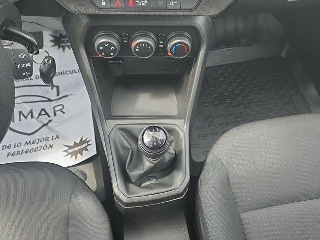 Dacia Sandero ESSENTIAL 1.0 67CV  - Foto 9