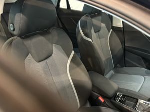 Audi Q2 ADRENALIN BLACK EDITION S-TRONIC 35TFSI 150CV  - Foto 10