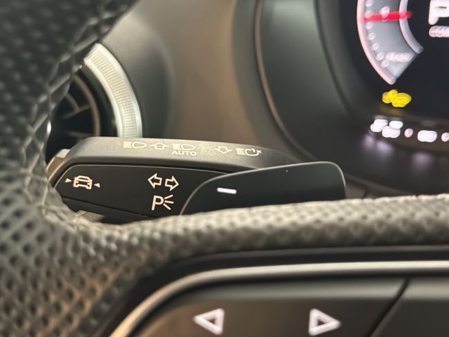 Audi Q2 BLACK LINE 35TFSI 150CV  - Foto 12