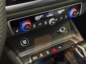 Audi Q3 BLACK LINE EDITION S-TRONIC 35TDI AUTOM 2.0 150CV  - Foto 13