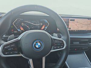 BMW Serie 3 330e xDrive Touring 215 kW (292 CV)  - Foto 14