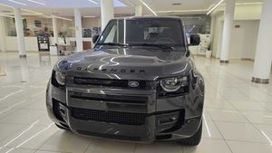 Land-Rover Defender PHEV 300CV X-Dynamic SE   - Foto 6