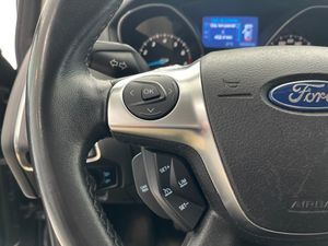 Ford Focus Titanium   - Foto 23