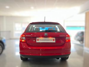 Skoda Rapid 1.6 TDI AMBITION 1.6 TDI  - Foto 8