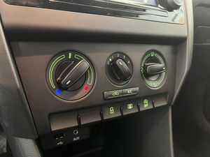 Skoda Rapid 1.6 TDI AMBITION 1.6 TDI  - Foto 29