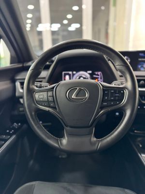 Lexus UX 250h Hybrid Premium   - Foto 35