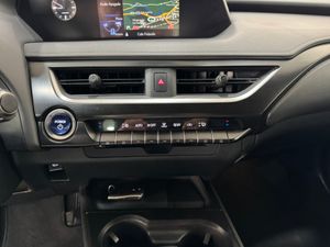 Lexus UX 250h Hybrid Premium   - Foto 40