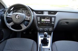 Skoda Octavia 1.6 Tdi 105cv Ambition - Foto 6