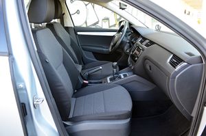 Skoda Octavia 1.6 Tdi 105cv Ambition - Foto 12