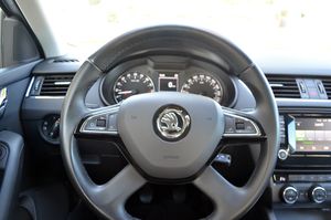 Skoda Octavia 1.6 Tdi 105cv Ambition - Foto 16