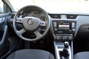 Skoda Octavia 1.6 Tdi 105cv Ambition - Foto 13