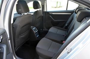 Skoda Octavia 1.6 Tdi 105cv Ambition - Foto 8