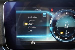 Mercedes Clase E 350d 4MATIC 9G-Tronic 258cv AMG - Foto 40