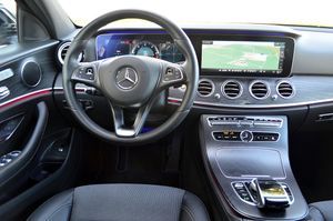 Mercedes Clase E 350d 4MATIC 9G-Tronic 258cv AMG - Foto 13