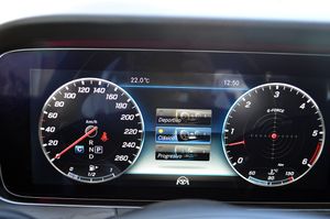 Mercedes Clase E 350d 4MATIC 9G-Tronic 258cv AMG - Foto 43