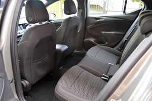 Opel Astra 5p Dynamic 1.6 CDTI 81 kW (110 CV) - Foto 8