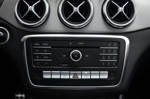 Mercedes Clase CLA 200d 136cv AMG - Foto 15