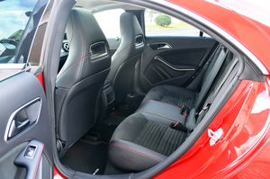 Mercedes Clase CLA 200d 136cv AMG - Foto 8