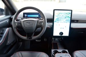 Ford Mustang Mach-E Premium AWD 258 kW (351 CV) Rango Extendido 99 kWh - Foto 13