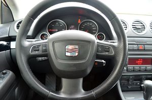 Seat Exeo Style 2.0 TDI CR 143 CV Multitronic - Foto 17