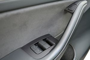 Tesla Model Y Gran autonomía Tracción integral 514cv - Foto 56