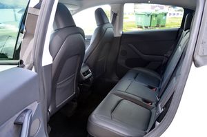 Tesla Model Y Gran autonomía Tracción integral 514cv - Foto 8