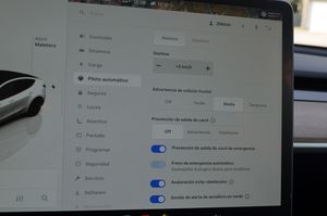 Tesla Model Y Gran autonomía Tracción integral 514cv - Foto 34