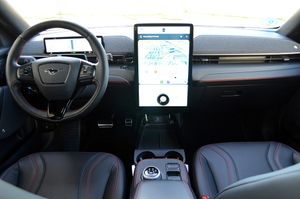 Ford Mustang Mach-E Premium AWD 258 kW (351 CV) Rango Extendido 99 kWh - Foto 6