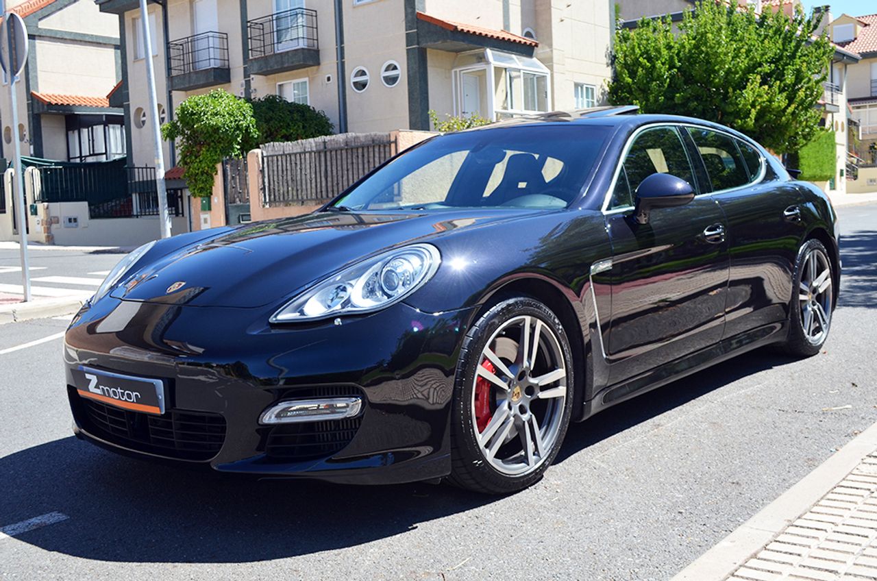 Porsche Panamera Turbo - Foto 1