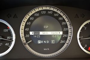 Mercedes Clase C C 220 CDI BlueEFFICIENCY Berlina Aut. 170cv - Foto 26