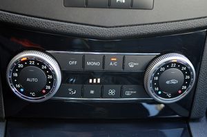 Mercedes Clase C C 220 CDI BlueEFFICIENCY Berlina Aut. 170cv - Foto 28