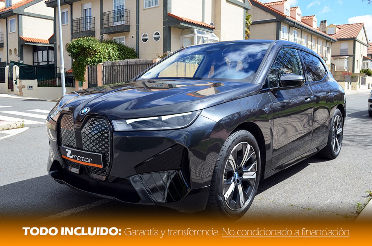 BMW iX xDrive50 523cv 111kWh - Foto 1