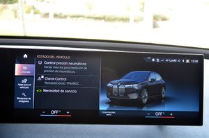 BMW iX xDrive50 523cv 111kWh - Foto 63