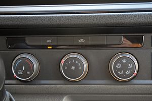Volkswagen Crafter 35 L3H2 2.0 Tdi 140cv Auto 8 vel. - Foto 15