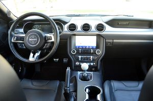 Ford Mustang Fastback Bullitt Special Edition 5.0 Ti-VCT V8 338 kW - Foto 6